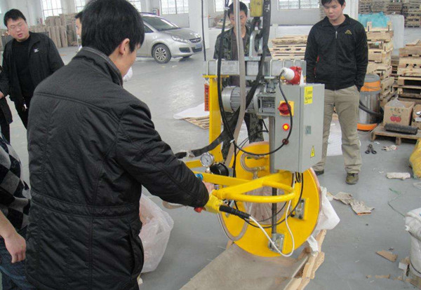  Reel suction crane