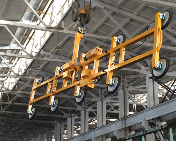  Case of large suction crane